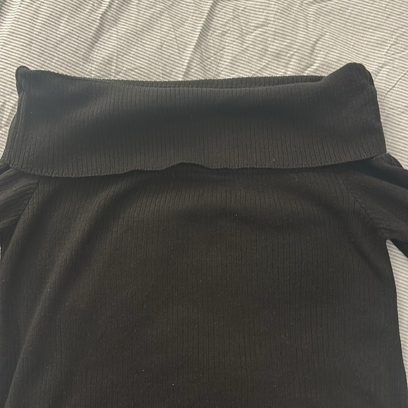 Off-the-shoulder Black Sweater - Picture 2 of 2